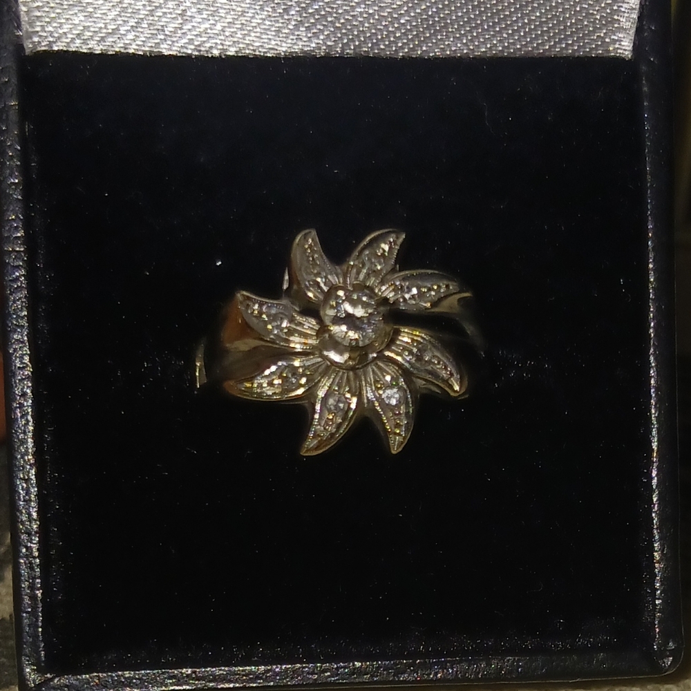 STUNNING VINTAGE ENGAGEMENT RING 😍💍💎💝💖 - Picture 15 of 17